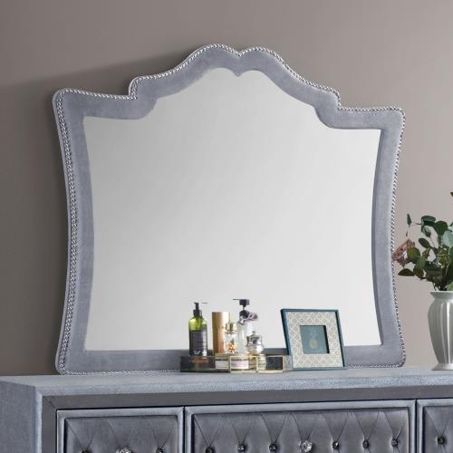 coaster-bedroom-Antonella-Dresser-Mirror-with-Nailhead-Trim-Camel